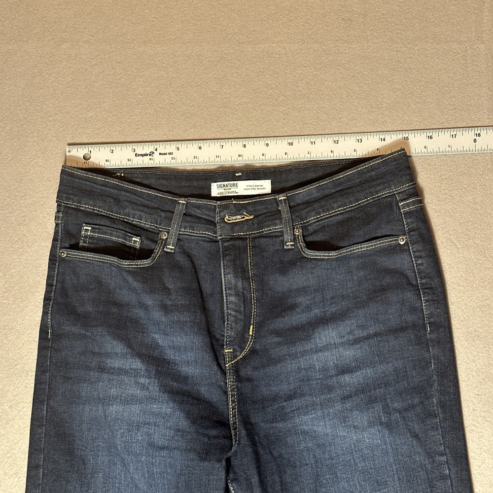 Levi Strauss Signature Women's Throw Back Skinny Dark Wash Jeans - Picture 3 of 7